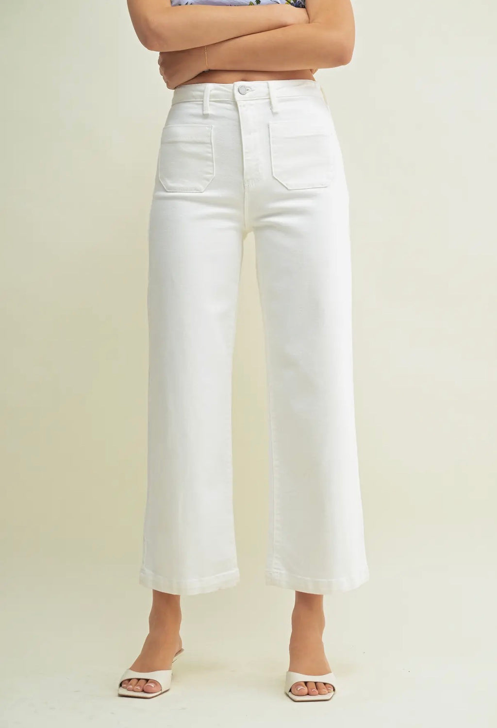 PATCH POCKET WIDE LEG