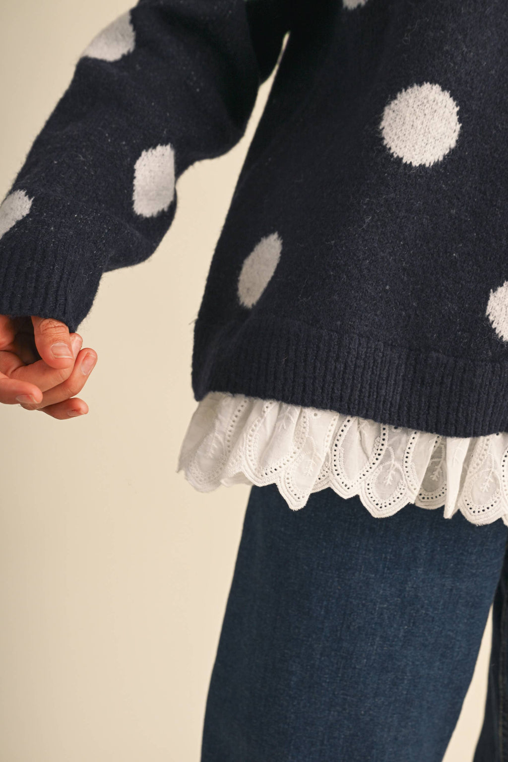 CREW NECK EYELET LACE HEM POLKA DOT PRINT PULLOVER