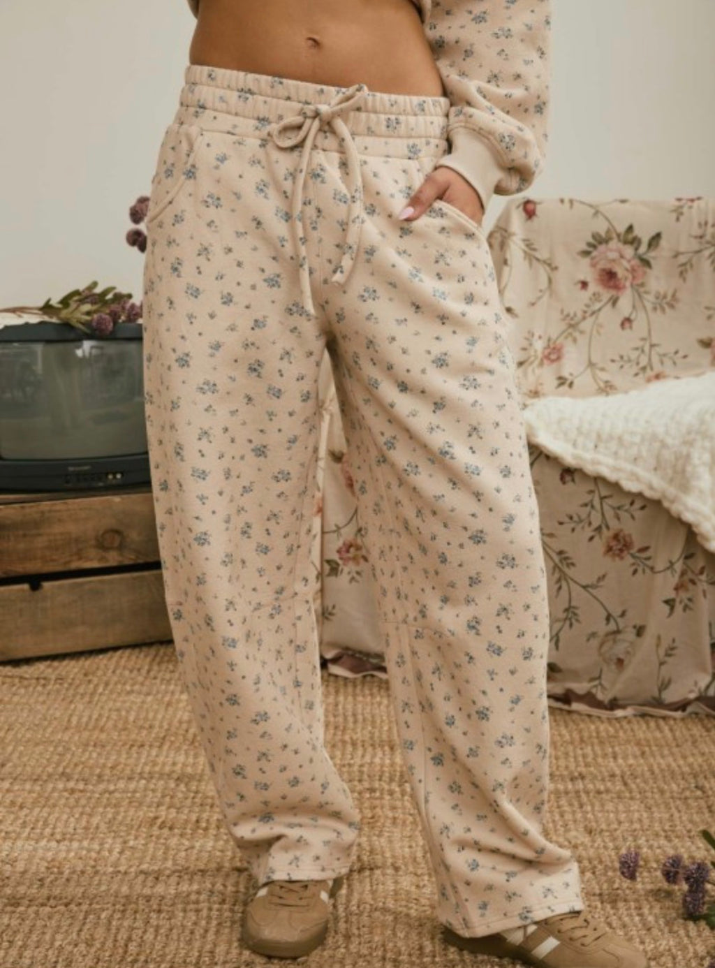 floral wide leg sweatpants