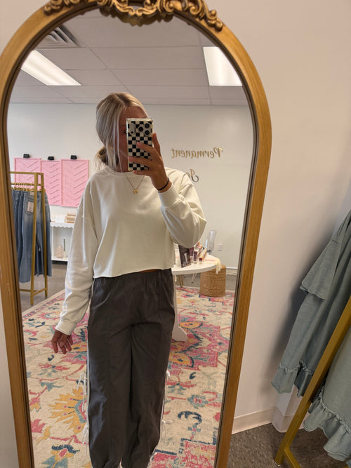 Athletic pants with bows