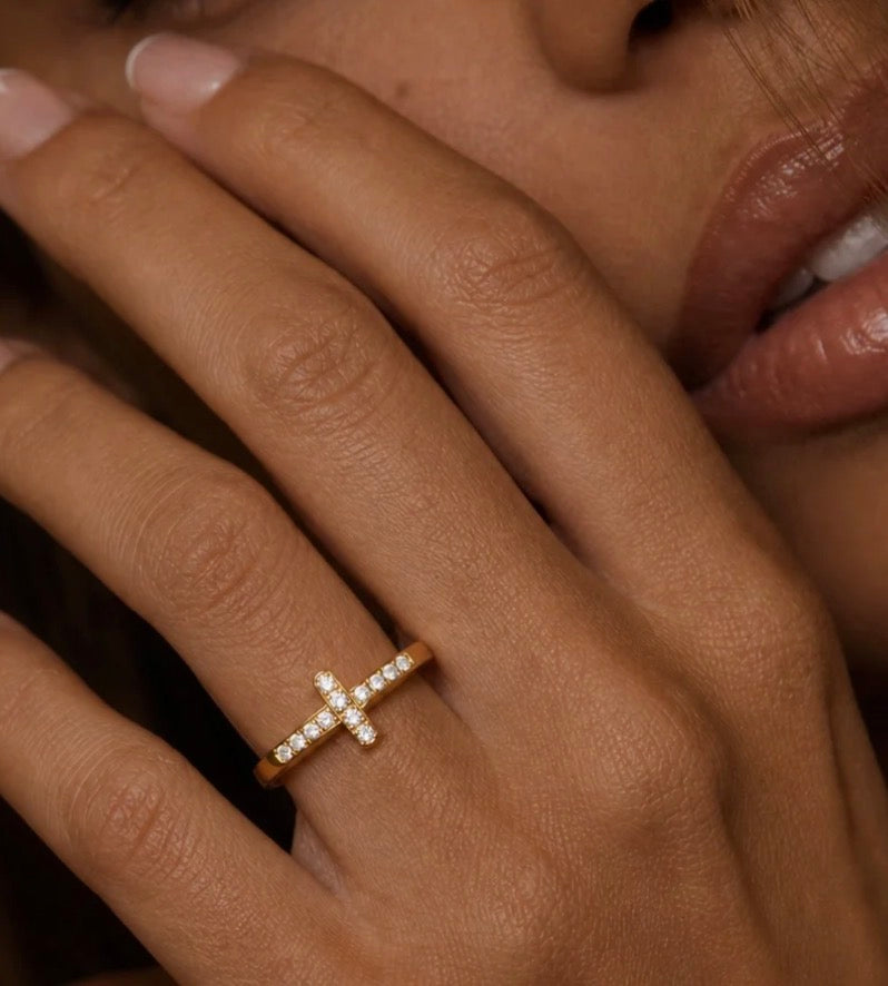 SIDEWAYS CROSS RING