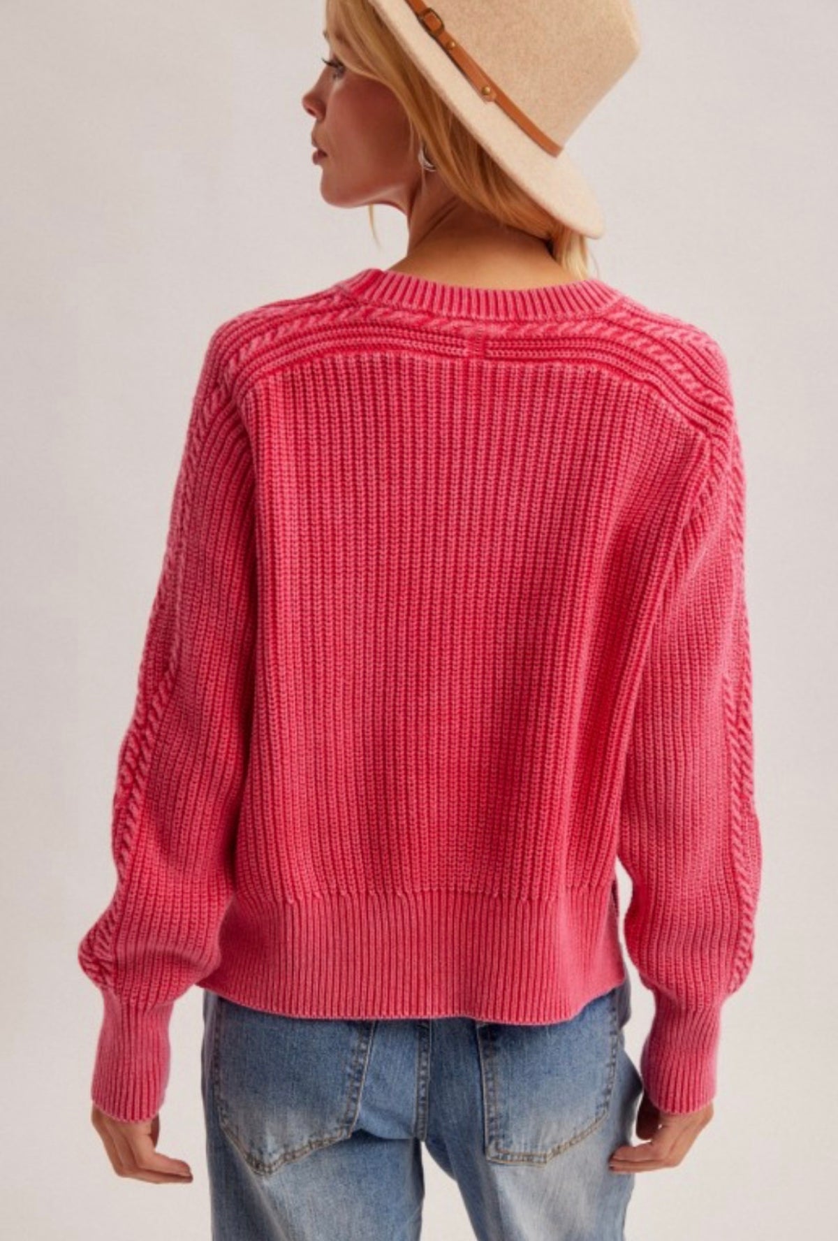 SCOOP NECK CABLE KNIT SWEATER