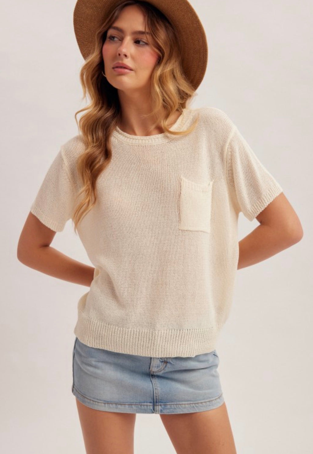 Short sleeve sweater