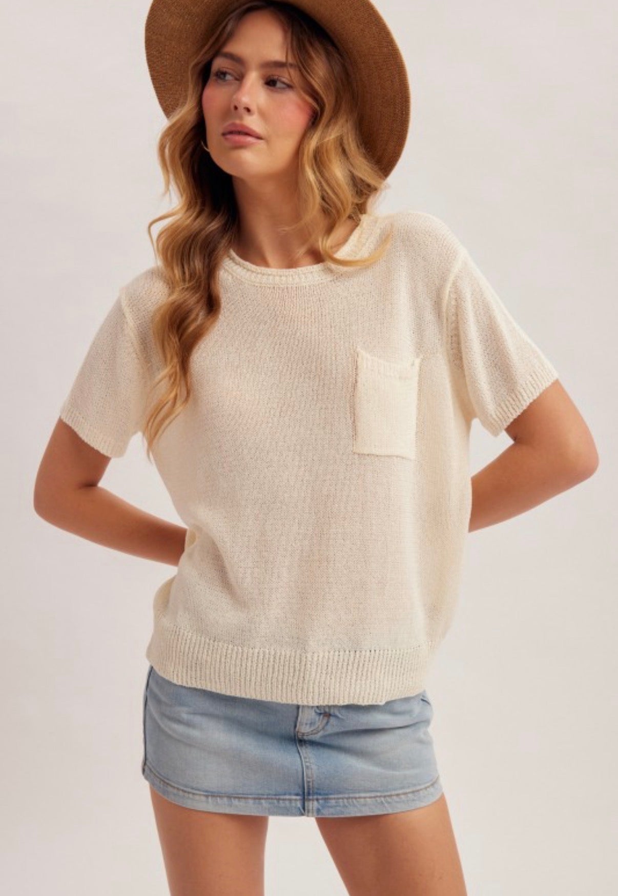 Short sleeve sweater